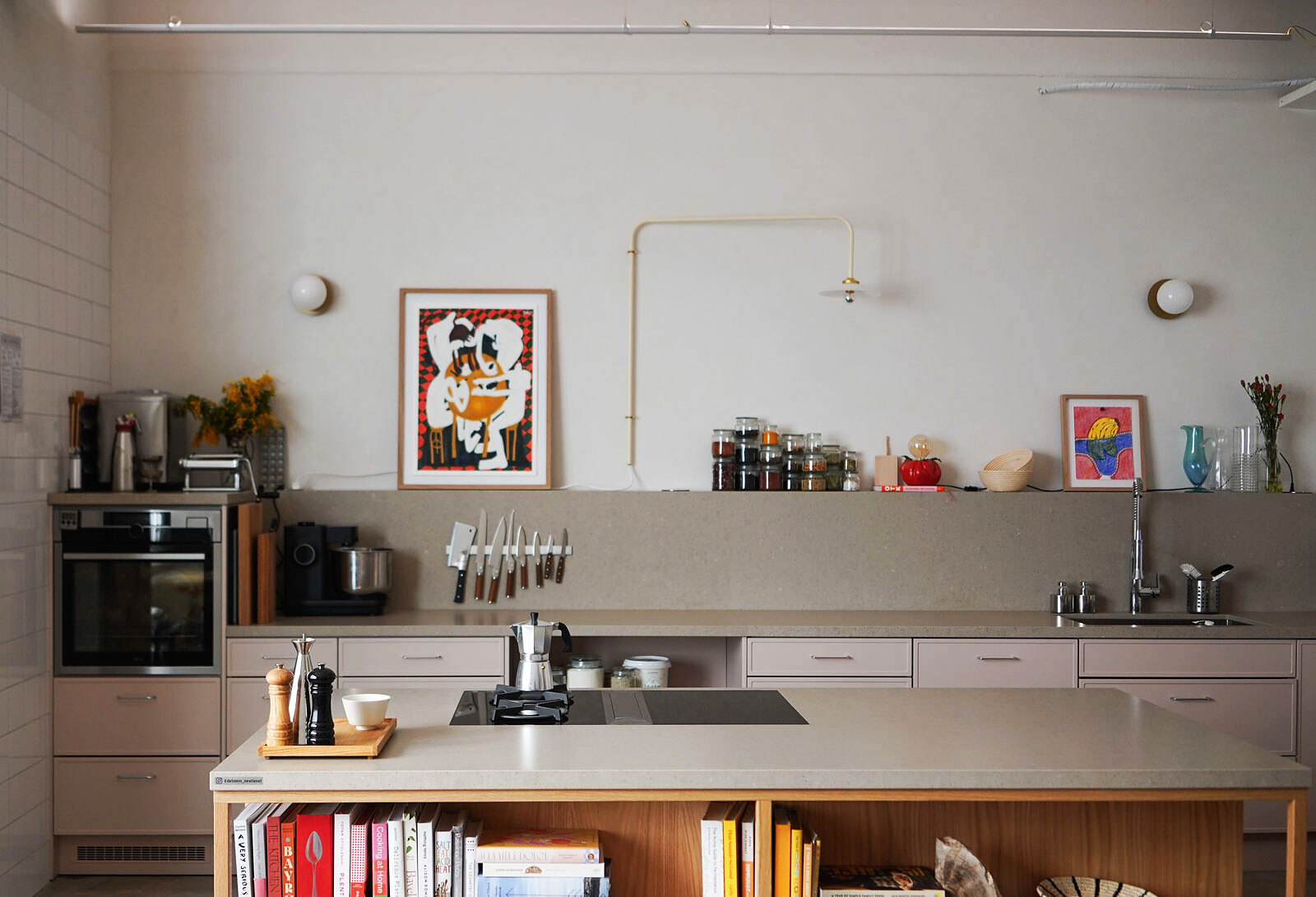Meteor Light Zero surface in a real kitchen setting